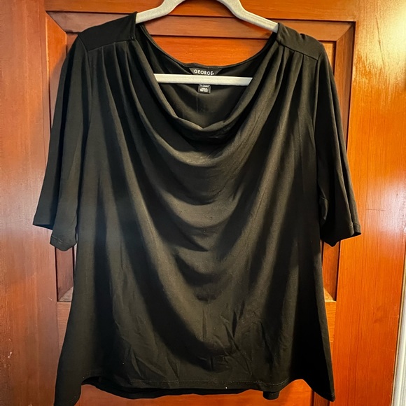 Black Dress Top with ruched neckline! Women’s size 16-18